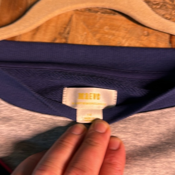 Sweatshirt - Picture 3 of 4